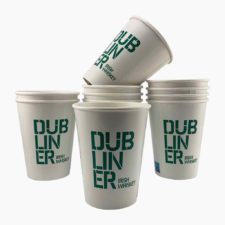 Gobelet en carton personnalisée, Custom printed paper cups, Kubki papierowe z nadrukiem indywidualnym, Pappbecher mit individuell bedruckt, Pappersmuggar med eden tryck.