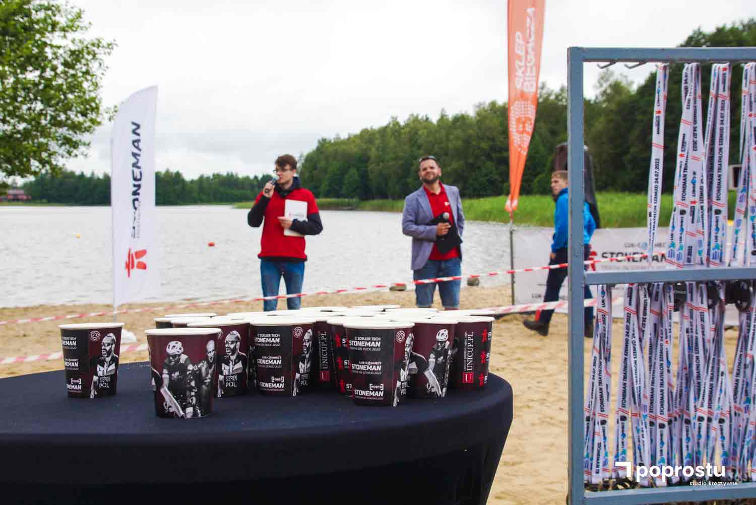 Gobelets en carton Unicup avec impression Stoneman